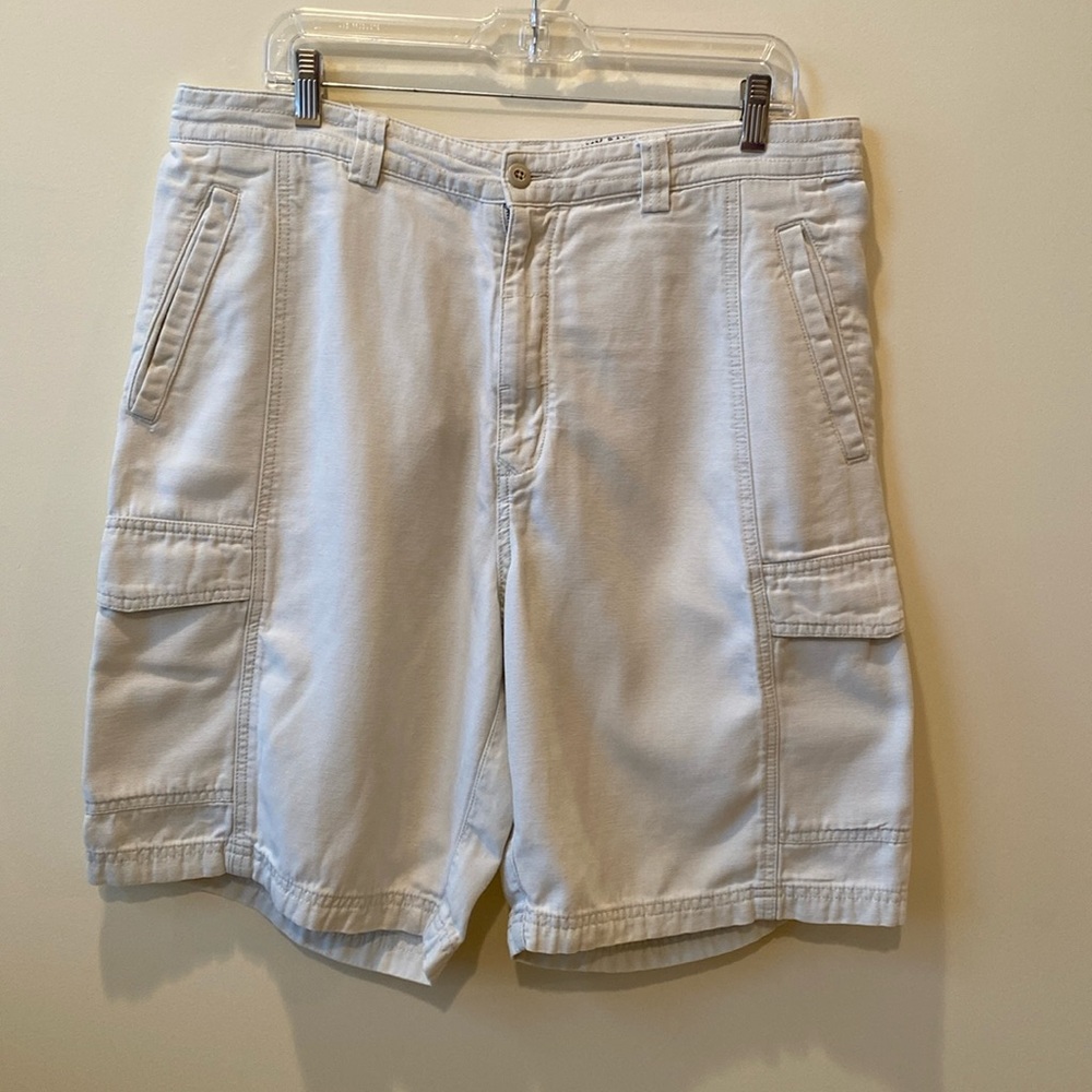 Men’s Tommy Bahama cargo shorts
